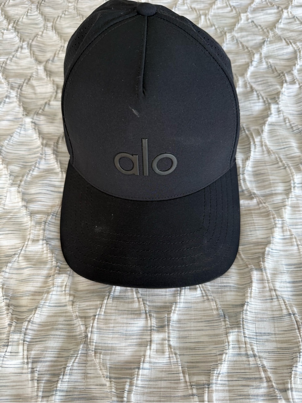 Alo Yoga Trucker Hat